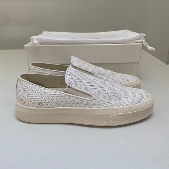 Common Projects Slip-On Sneaker Suede Basket Weave in Off White sz 39 New in Box - Picture 2 of 9